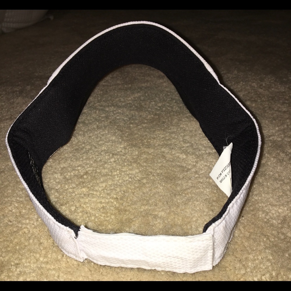 TaylorMade Visor - Picture 4 of 6